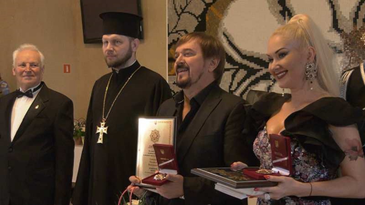 Катерина Бужинська та Михайло Грицкан отримали почесні нагороди