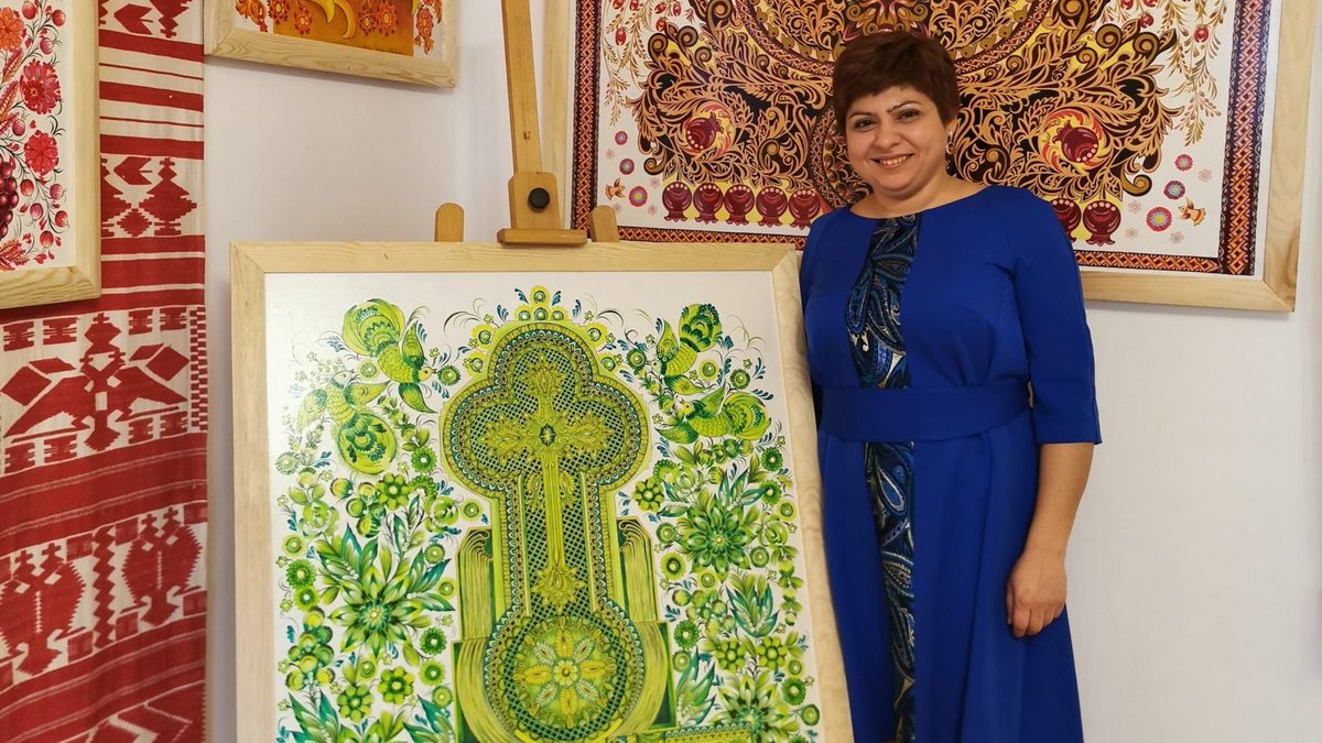 Виставка картин, що поєднують вірменську абетку та петриківський розпис, відкриється у Києві