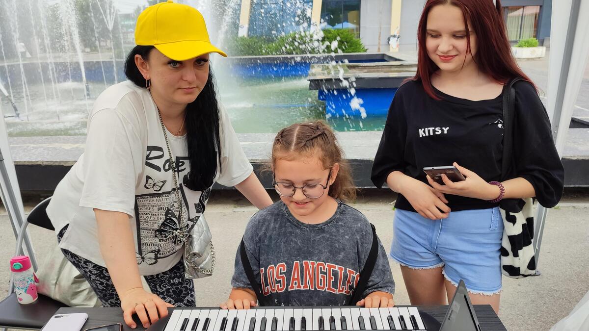 Творчий проєкт “АРТ-терапія – зцілення мистецтвом” у Кам’янському набирає обертів