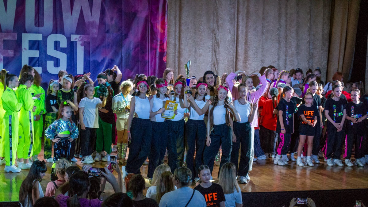 Лучшие танцоры Каменского продемонстрировали свое мастерство на сцене ККЦ «МИР»