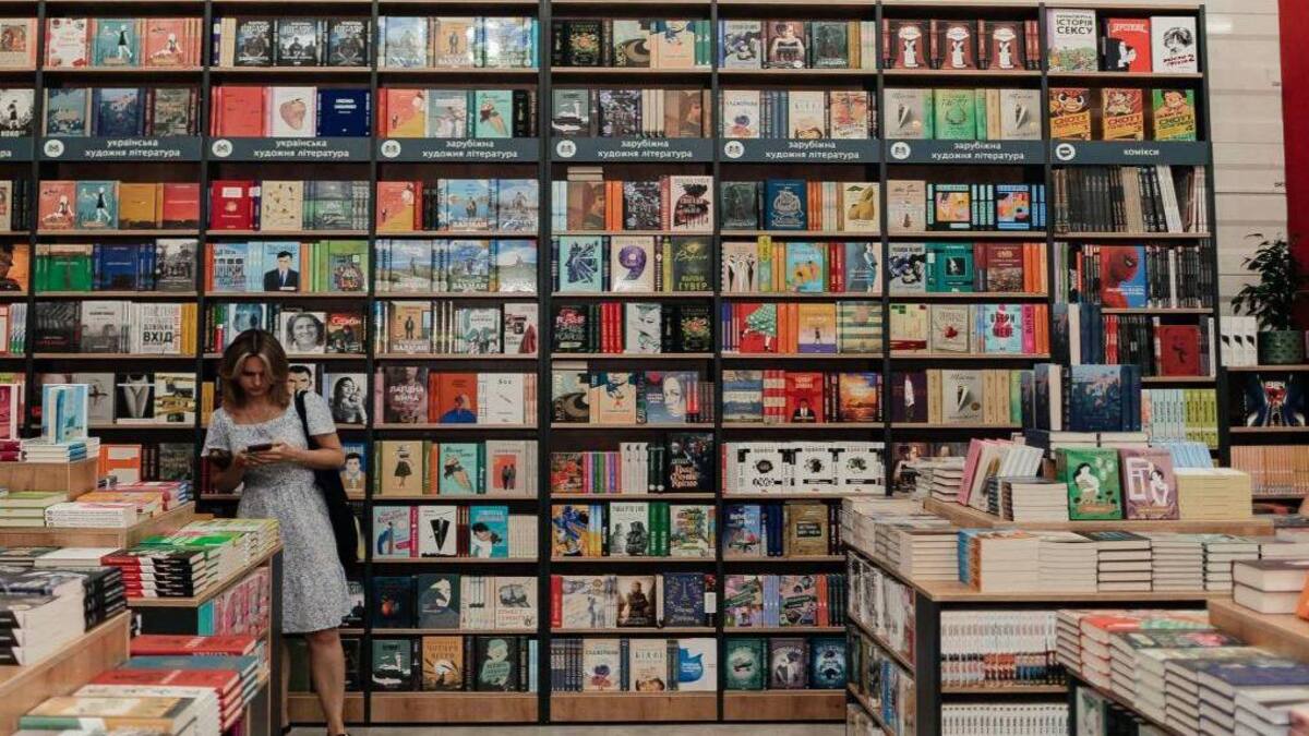 Підтримка книгарень та читачів: Президент України підписав важливий законопроєкт