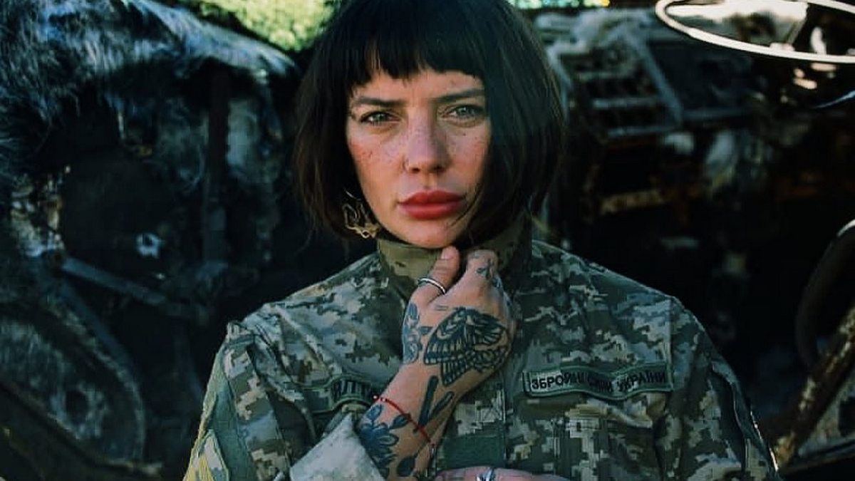 На війні загинула відома стилістка Шура Рязанцева у якої одягався Володимир Зеленський