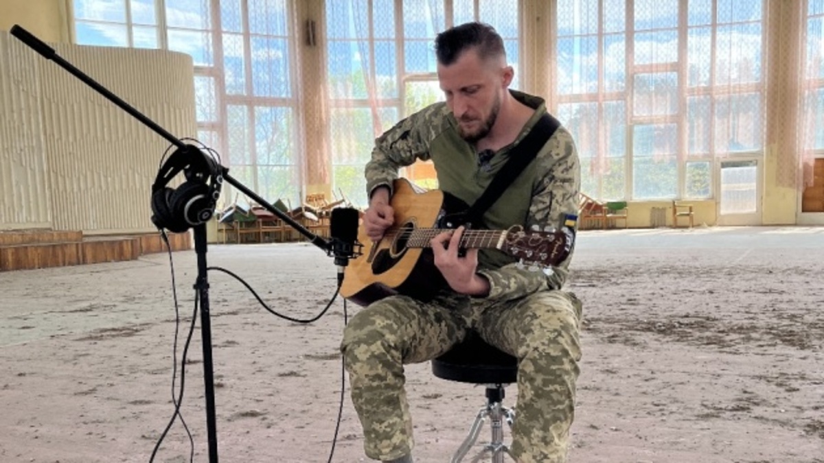 Військові музиканти “Культурного десанту” презентували пісню “Плем’я”, записану на Харківському напрямку