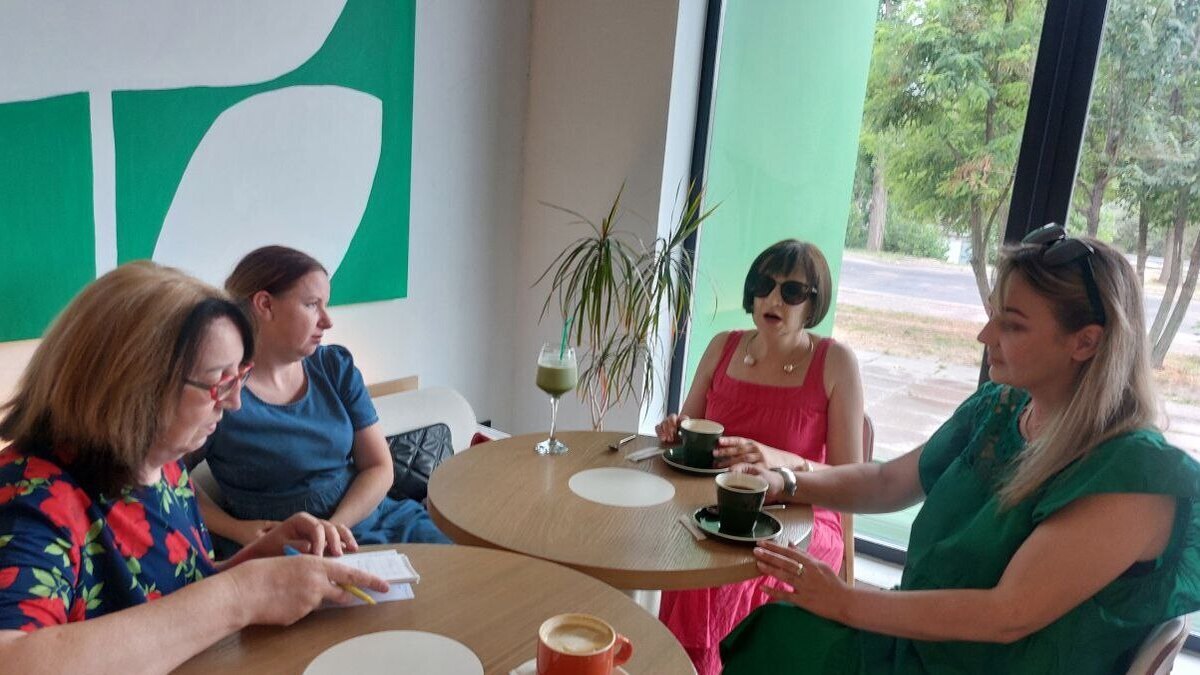 Літературні проєкти та підтримка військових: письменники Кам’янського обговорюють майбутні кроки