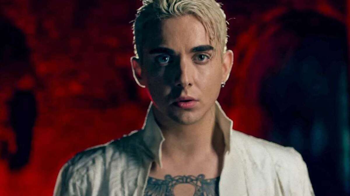 Відбулася прем’єра нової пісні Melovin “Вбиваєш мене”