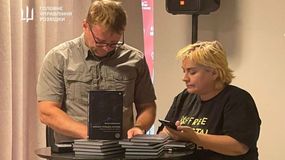 У столиці представили книгу письменника й офіцера “Воєнна розвідка України”