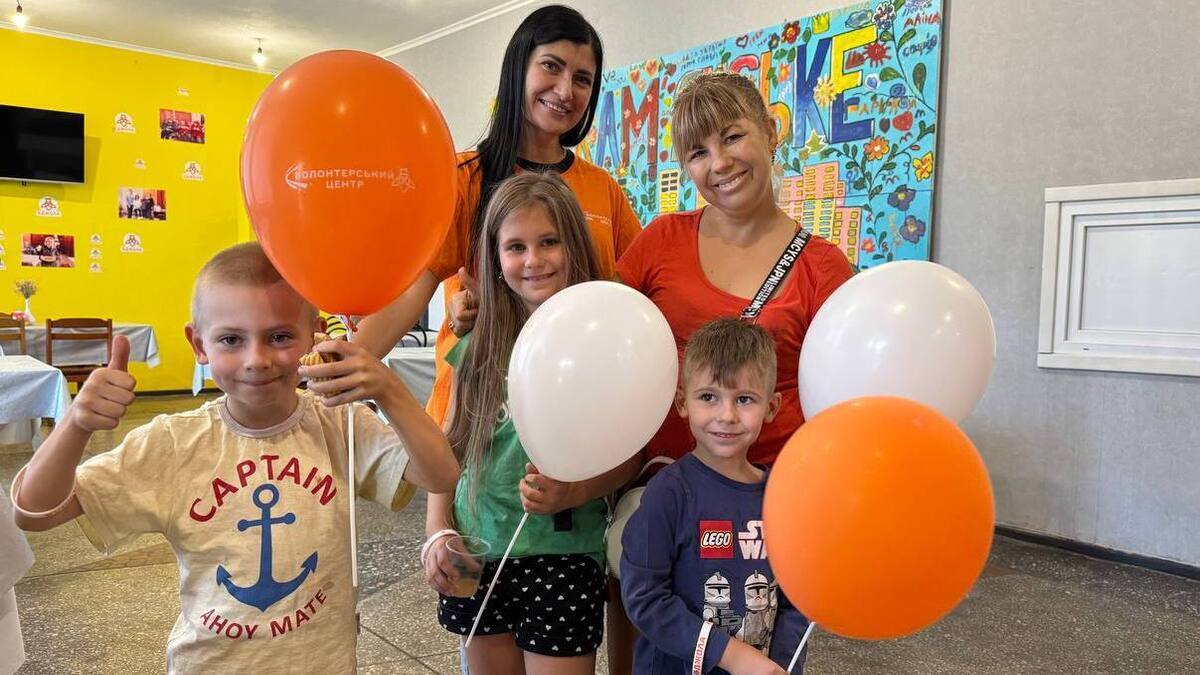 “Бджола” та “Фонд розвитку Кам’янського” запросили дітей на кінопоказ “Гарфільда”