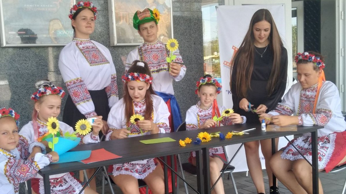 У кіноконцертному залі “Мир” відбувся майстер-клас під гаслом “Живі, поки пам’ятаємо!” (фото)