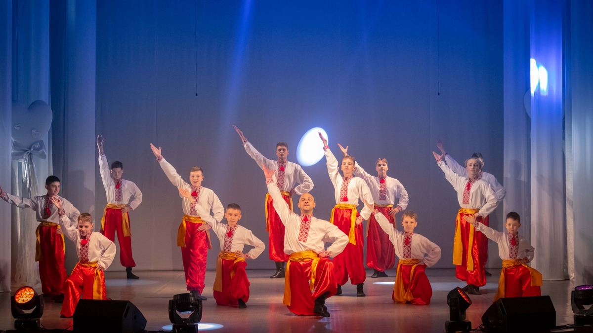 Творча майстерні “Гармонія” оголошує набір до танцювально-акробатичної студії «Козацькі забави»