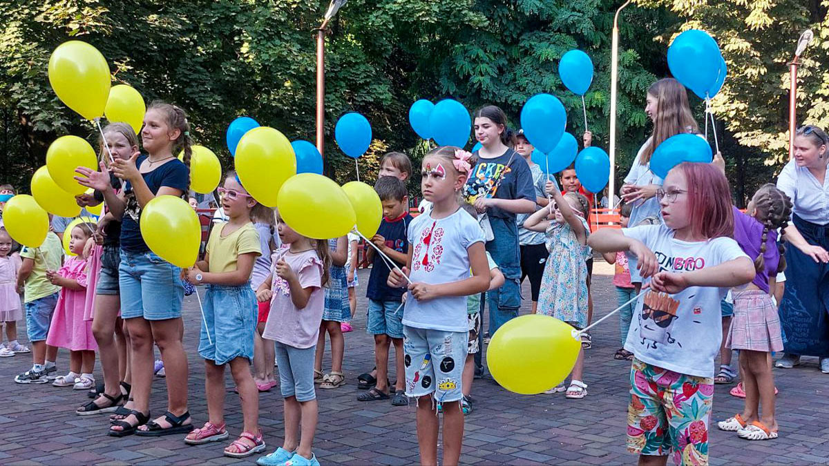 Святковий день у Центральному парку Кам’янського: музика, майстер-класи та допомога військовим