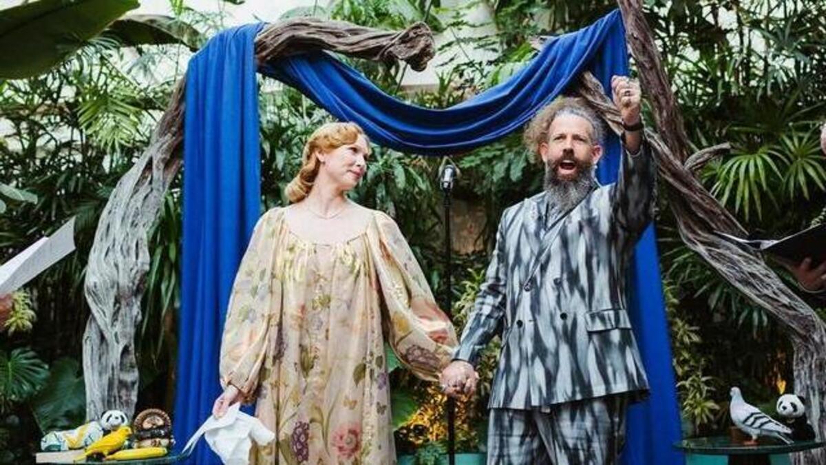 Акторка Моллі Квінн, зірка “Касла”, зіграла весілля з продюсером Еланом Гейлом