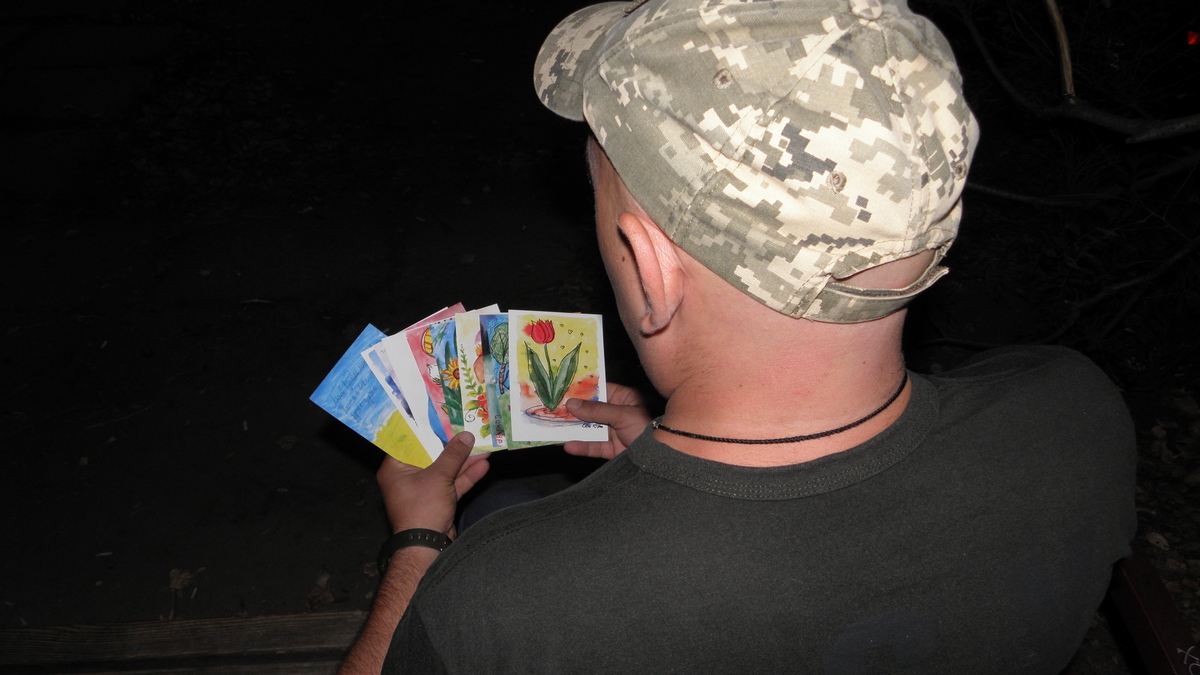 З Кам’янського на передову: як місто долучилось до акції “Листівка на фронт”