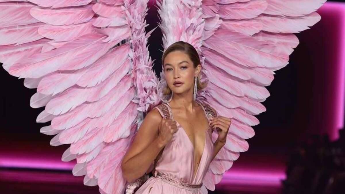 Українці створили відеовступ для Victoria’s Secret