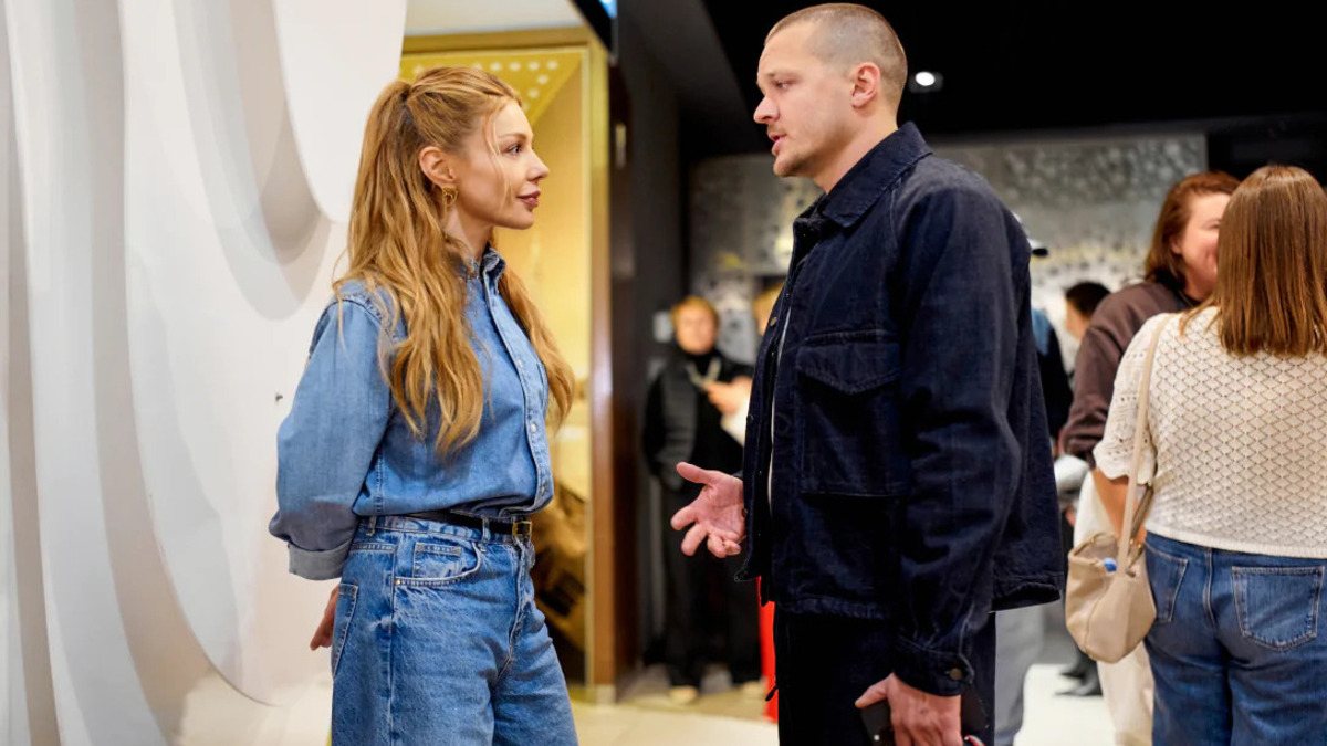 Червона доріжка прем’єри фільму “Підйомна сила” зібрала відомих гостей