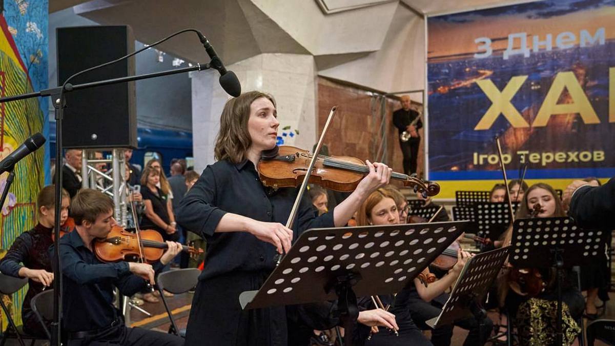 У Харківському метро відбувся концерт “Музика незламного міста” (фото, відео)