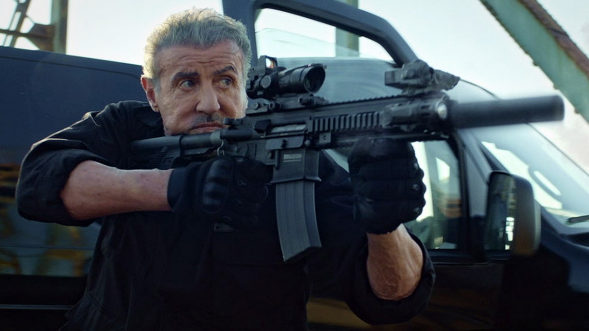 Вийшов трейлер бойовика “Непробивні” у якому Сільвестр Сталлоне грає безжального злодія