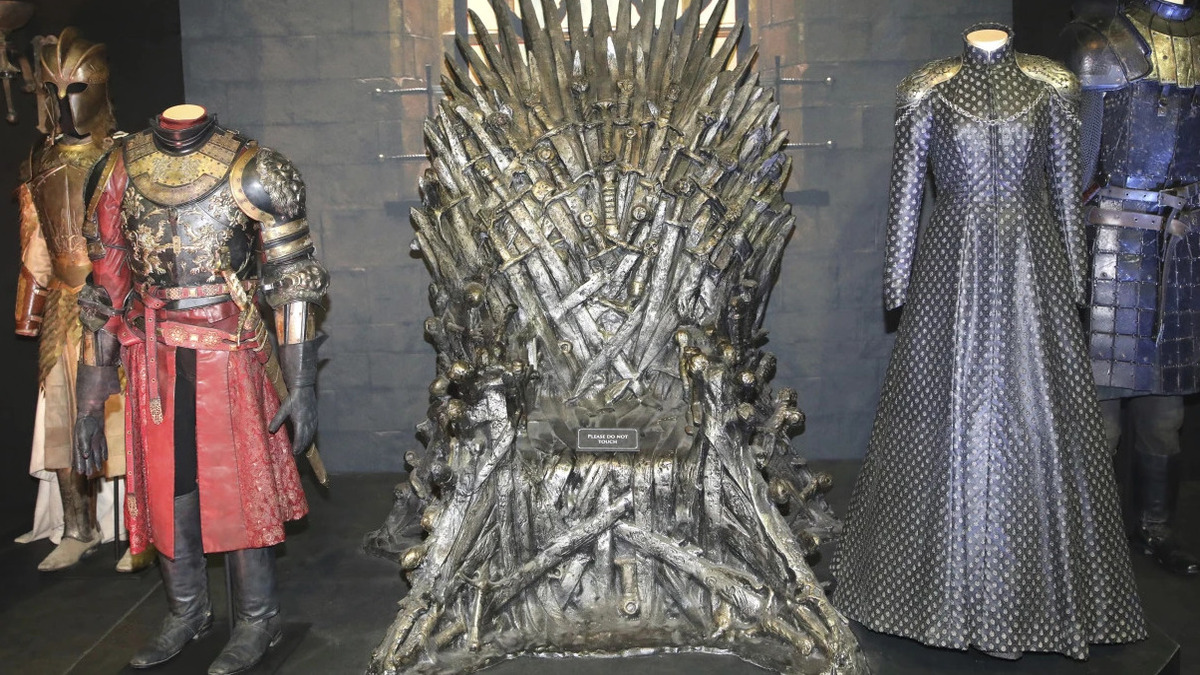 Легендарний Залізний трон із “Гри престолів” продали за майже $1,5 млн.