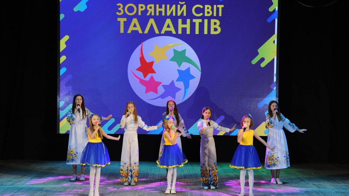 Учні з Кам’янського тріумфували на творчому конгресі “Зоряний світ талантів” у Дніпрі