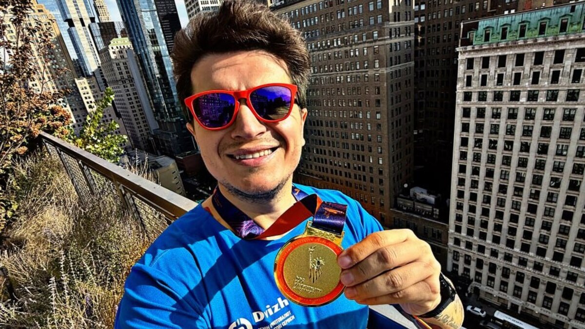 Український ведучий Анатолій Анатоліч пробіг Нью-Йоркський марафон на підтримку України