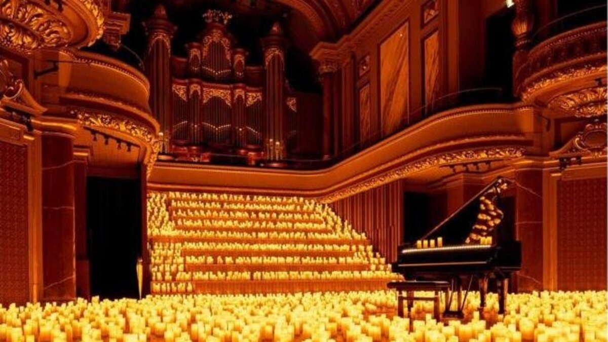 Музичний вечір при свічках: Людовіко Ейнауді та Ян Тірсен на сцені театру ім. Лесі Українки у Кам’янському