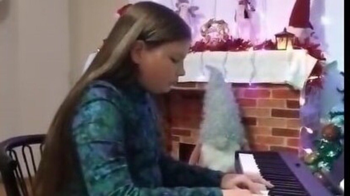 Учениця Кам’янської школи мистецтв №4 стала лауреатом фестивалю “Найяскравіша зірка Різдва”