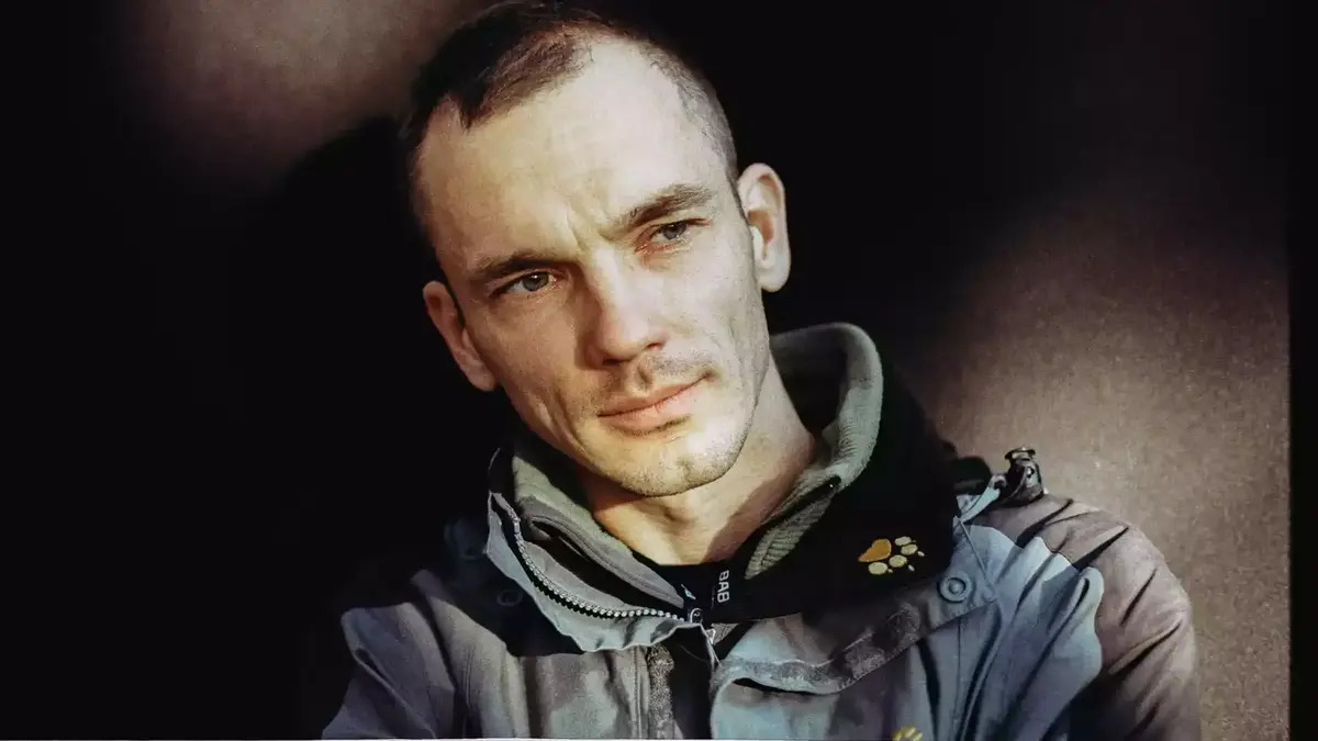 Поранений під час удару РФ оператор Reuters виконав пісню із Сергієм Жаданом