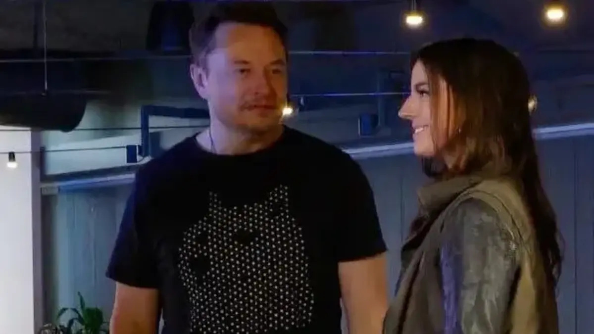 Письменниця Сент-Клер хоче довести в суді, що Маск – батько її дитини