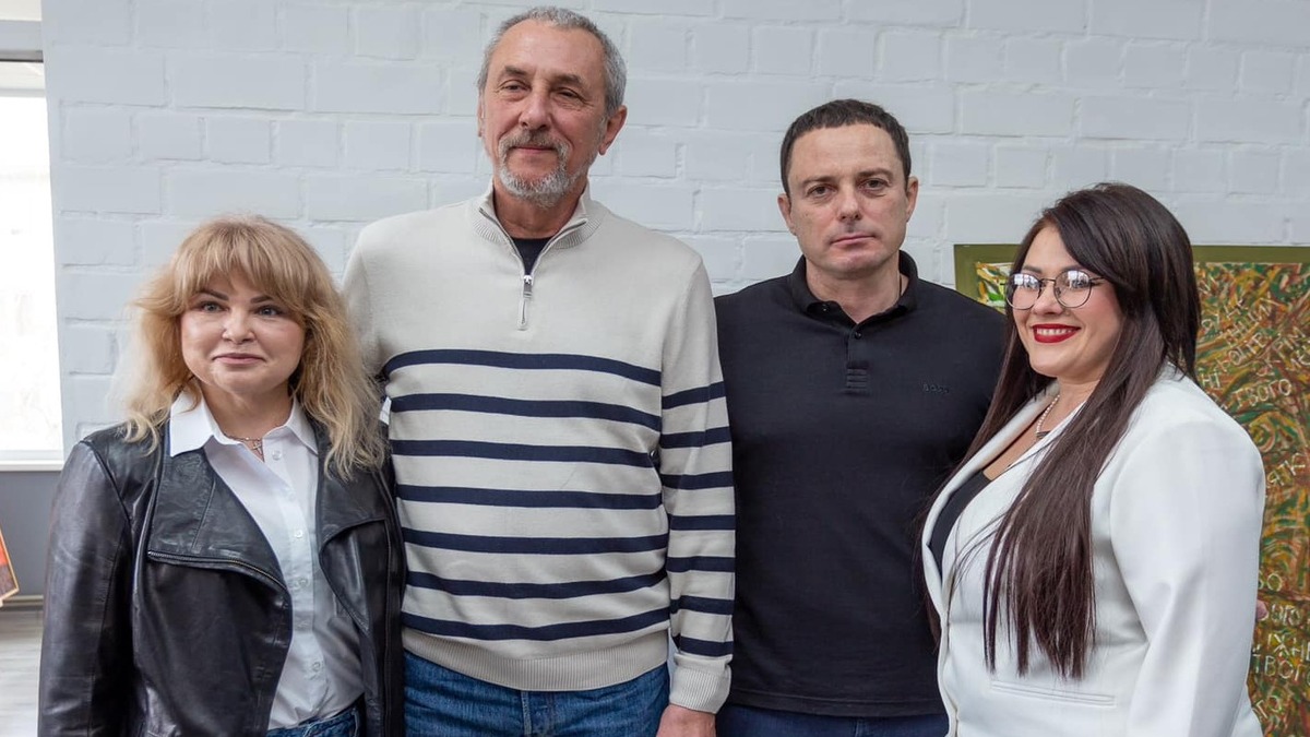 У Кам’янському відкрили оновлені майстерні художньої школи та виставку В’ячеслава Гутирі