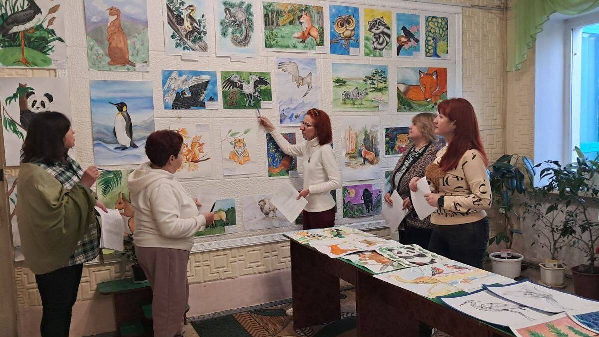 В Каменском состоялся городской этап Всеукраинского конкурса детского рисунка «Зоологічна галерея»