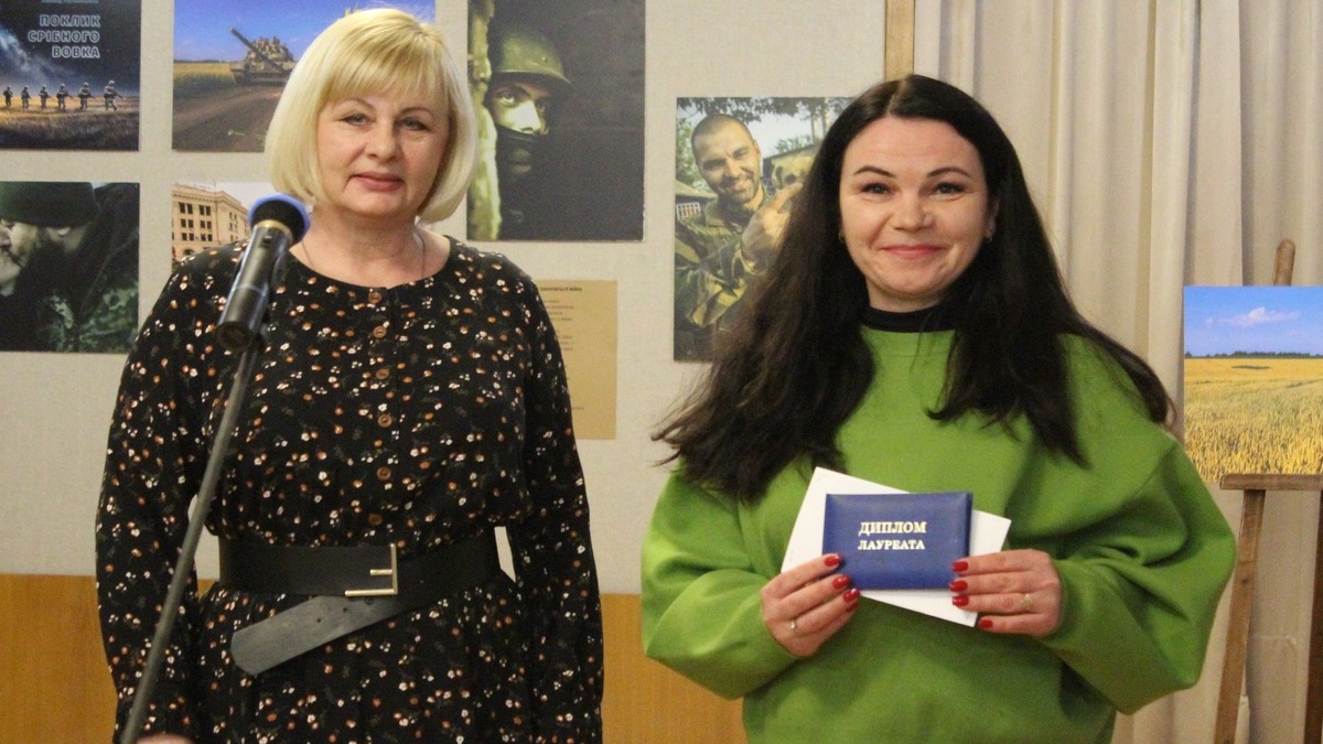 Писатель из Каменского Олег Майборода получил премию Платона Воронько