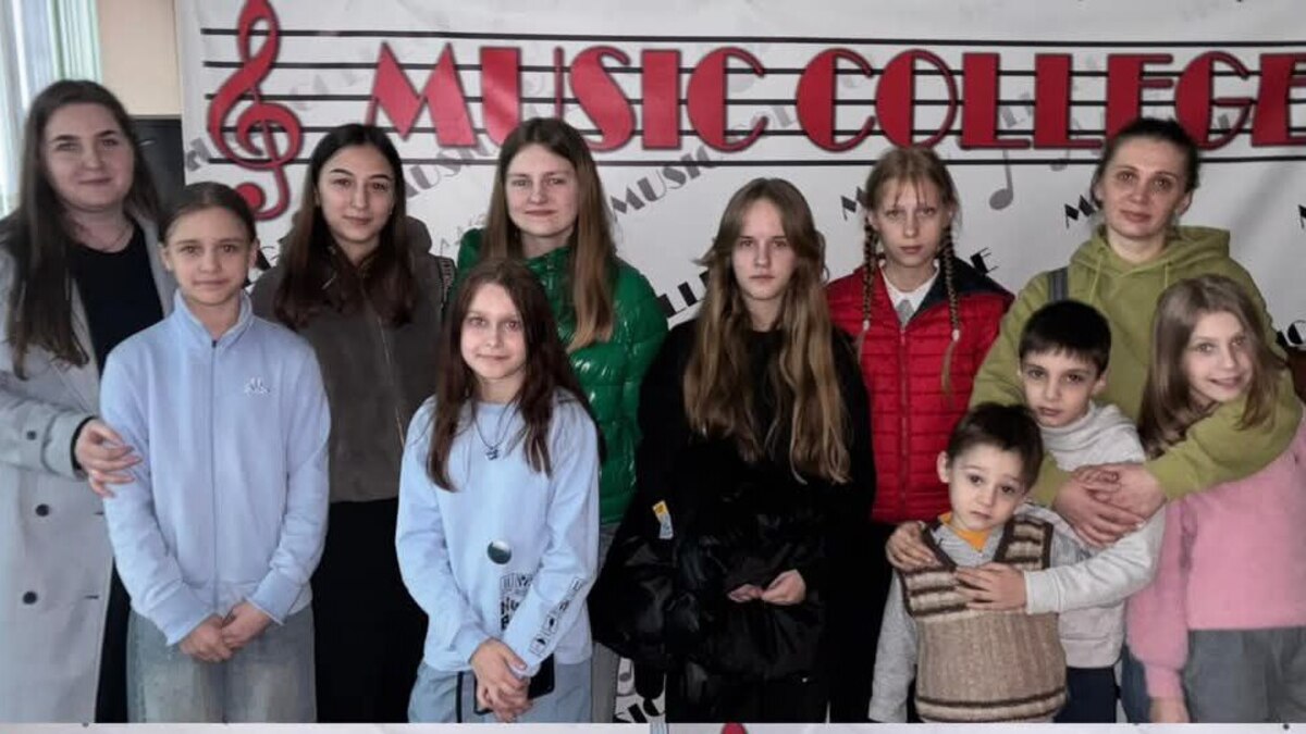 Учні та викладачі Камʼянської школи мистецтв вирушили у джазову подорож Нью-Йорком 1930-х