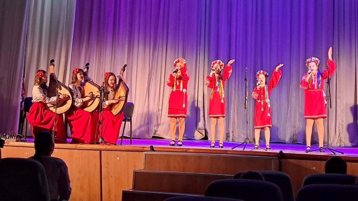 У Кам’янському відбувся регіональний фестиваль “Квітневий Камертон-2025”