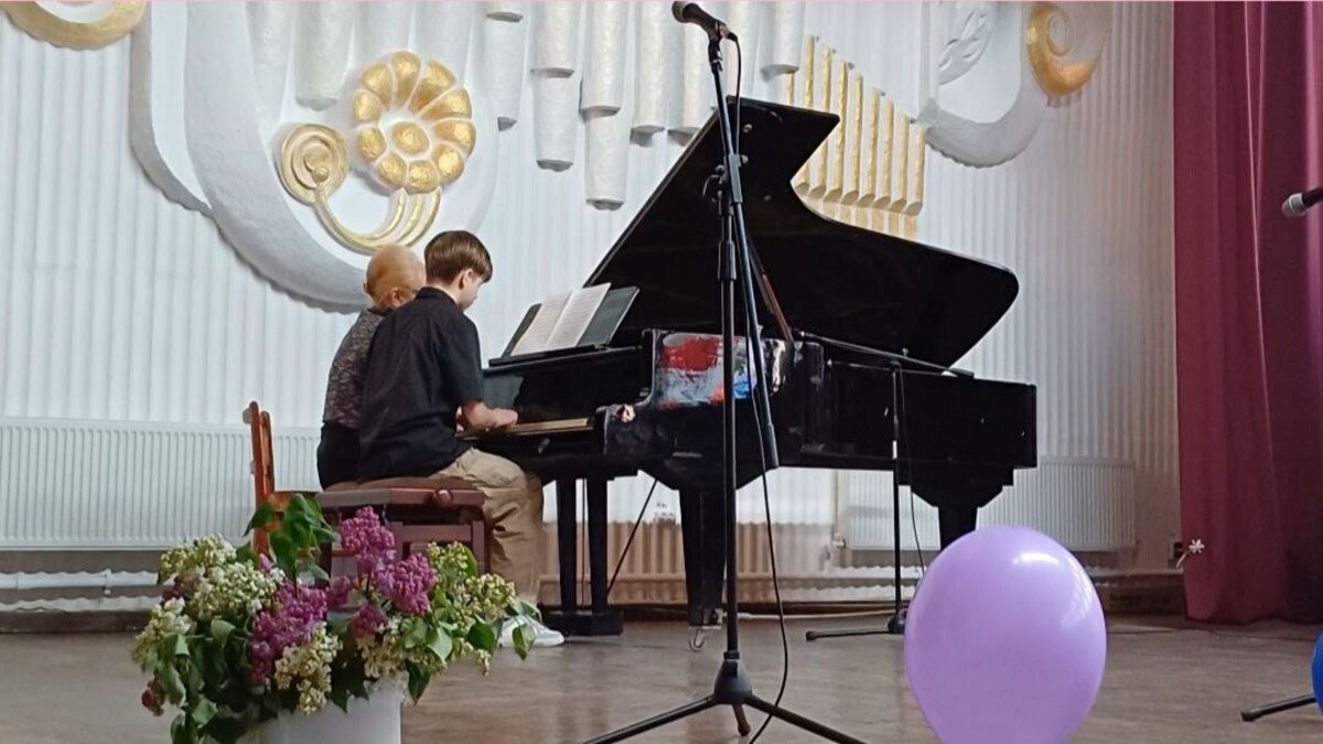 Фортепіанний концерт “Музика весни” у Кам’янській школі мистецтв №1 подарував гармонію та натхнення