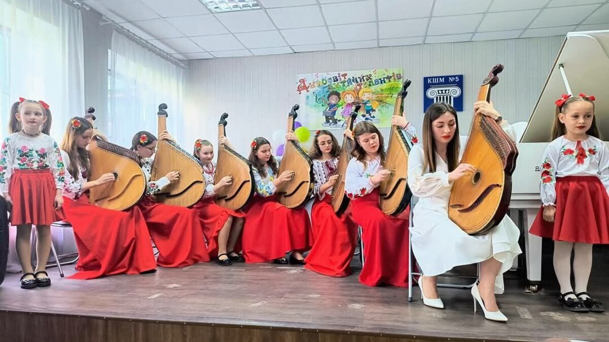 Юні таланти Кам’янського підкорили серця глядачів на концерті “Музична палітра”