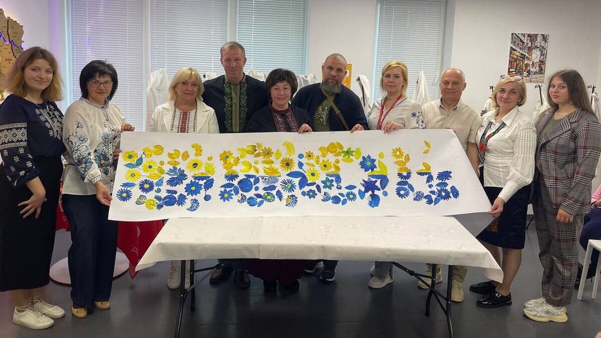 Кам’янська “Біофарма Плазма” ініціювала мистецький проєкт, що об’єднав Україну