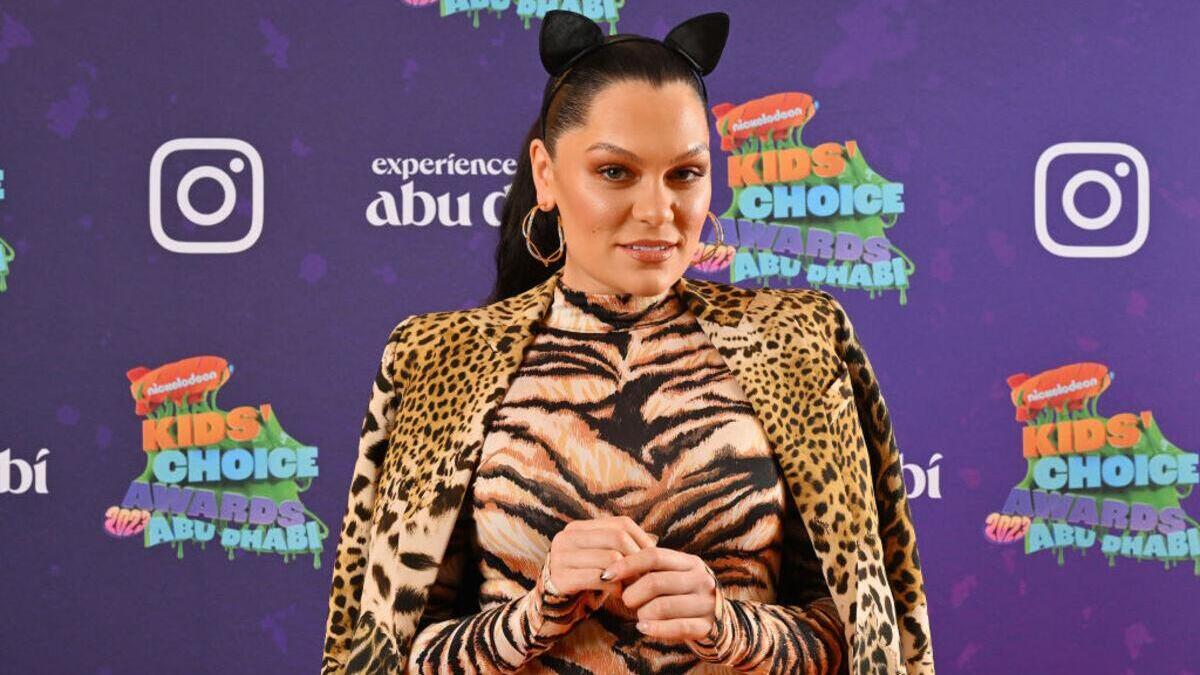 Випробування за випробуванням: Джессі Джей бореться з раком після низки проблем зі здоров’ям