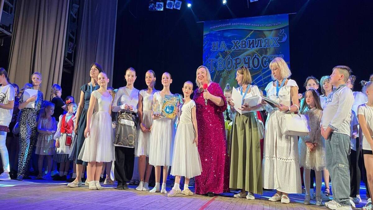 Наші танцюристи сяють “На хвилях творчості”