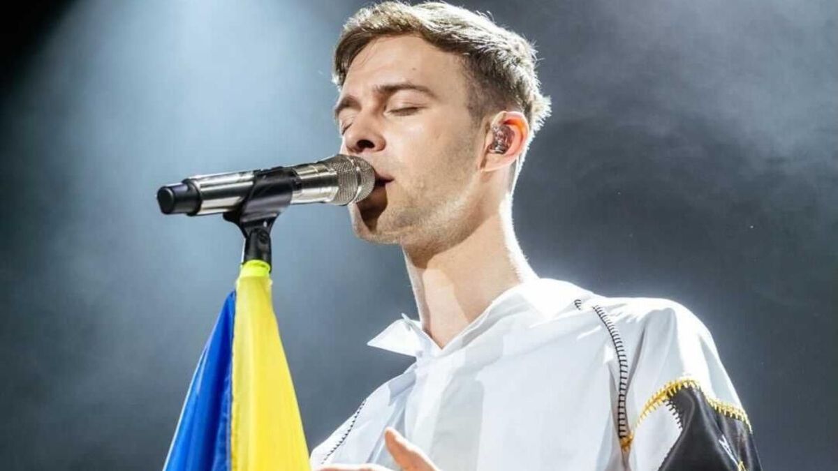 Макс Барських зробив пропозицію прихильниці з Бахмута під час концерту