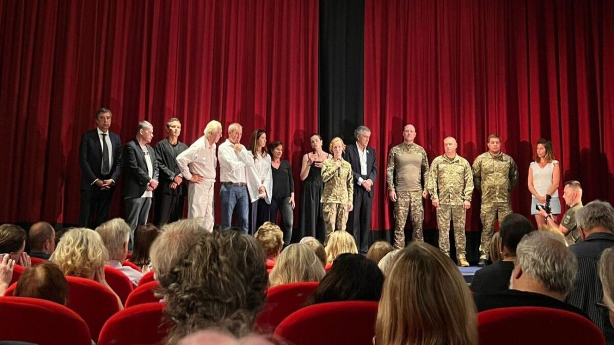 У Парижі відбувся спецпоказ  фільму “Наша війна” Бернара-Анрі Леві