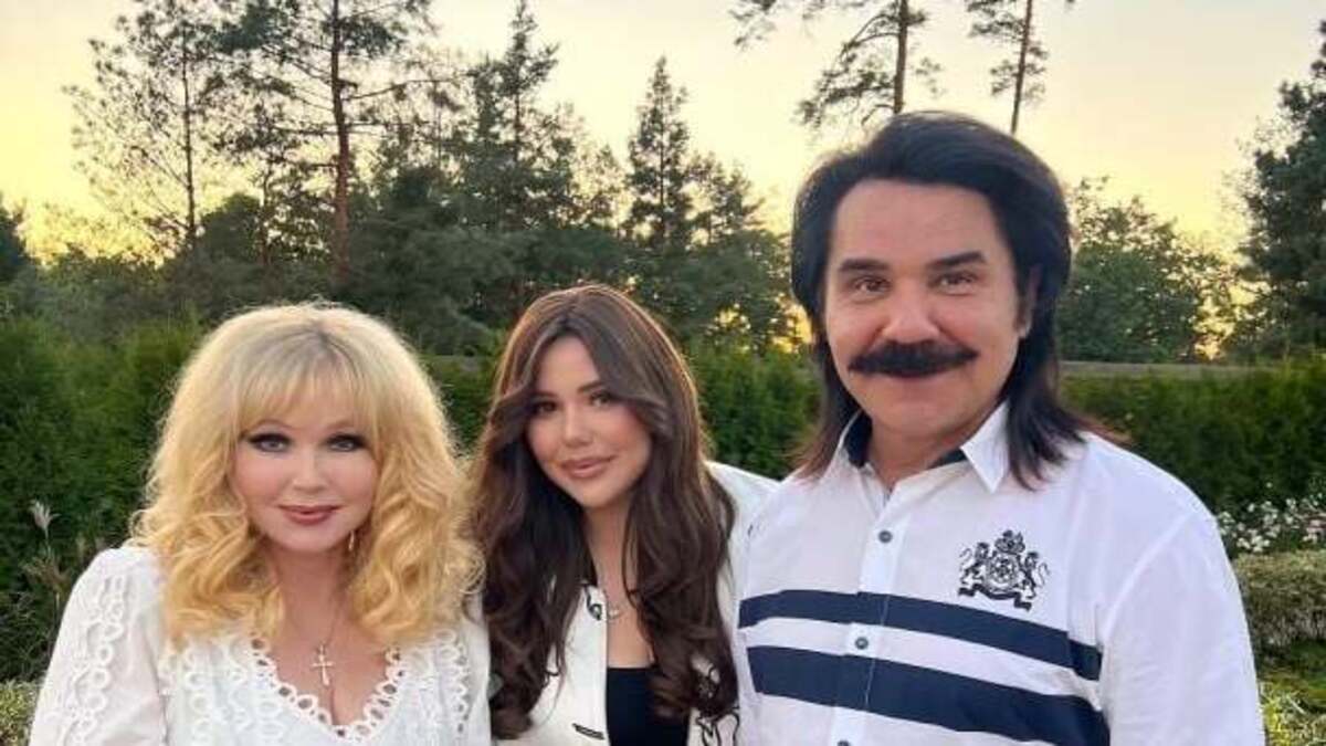 Співаку Павлу Зіброву – 68: донька та дружина привітали його з днем народження