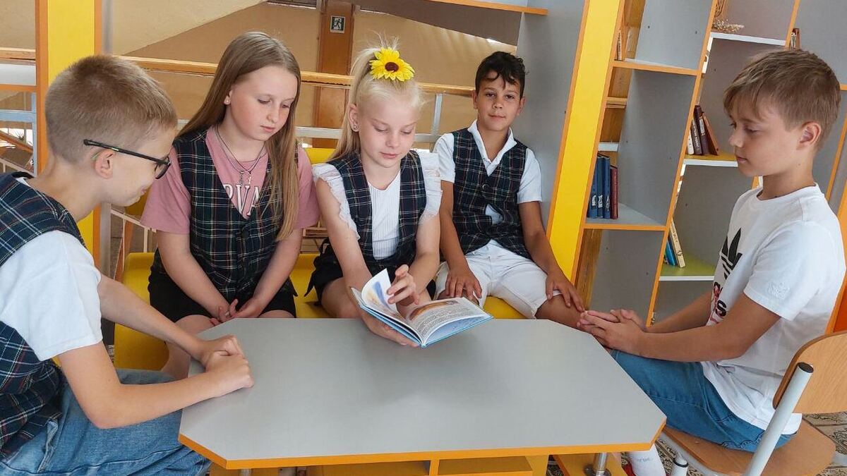 У Кам’янському з’явилися два примірники унікальної дитячої книги про першу допомогу