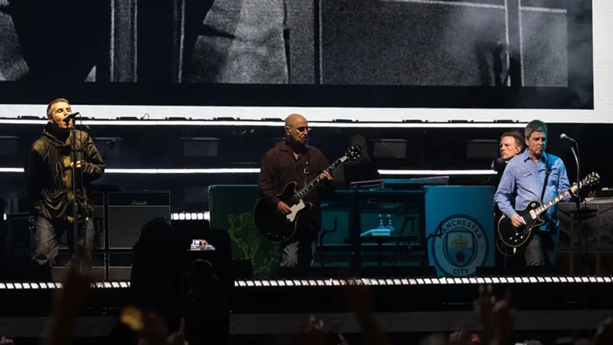 Легендарна британська рок-група Oasis після довгої перерви знову на сцені