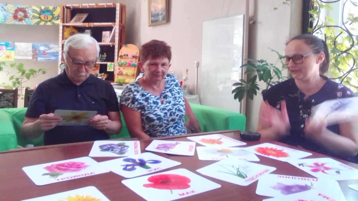 Захоплююче арттерапевтичне заняття пройшло у філії №2 бібліотеки  на Соцмісті