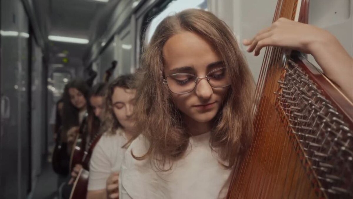 “Бандурний тандем” із Кам’янського представив Україну на URC2025 у Римі