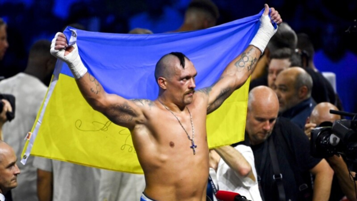 Козацький шарм Усика: як боксер перетворює пресконференції на історичний екскурс
