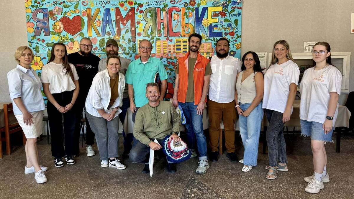 У Волонтерському центрі ГО “Бджола” та  Фонду розвитку Кам’янського відбулася зустріч з американськими гостями