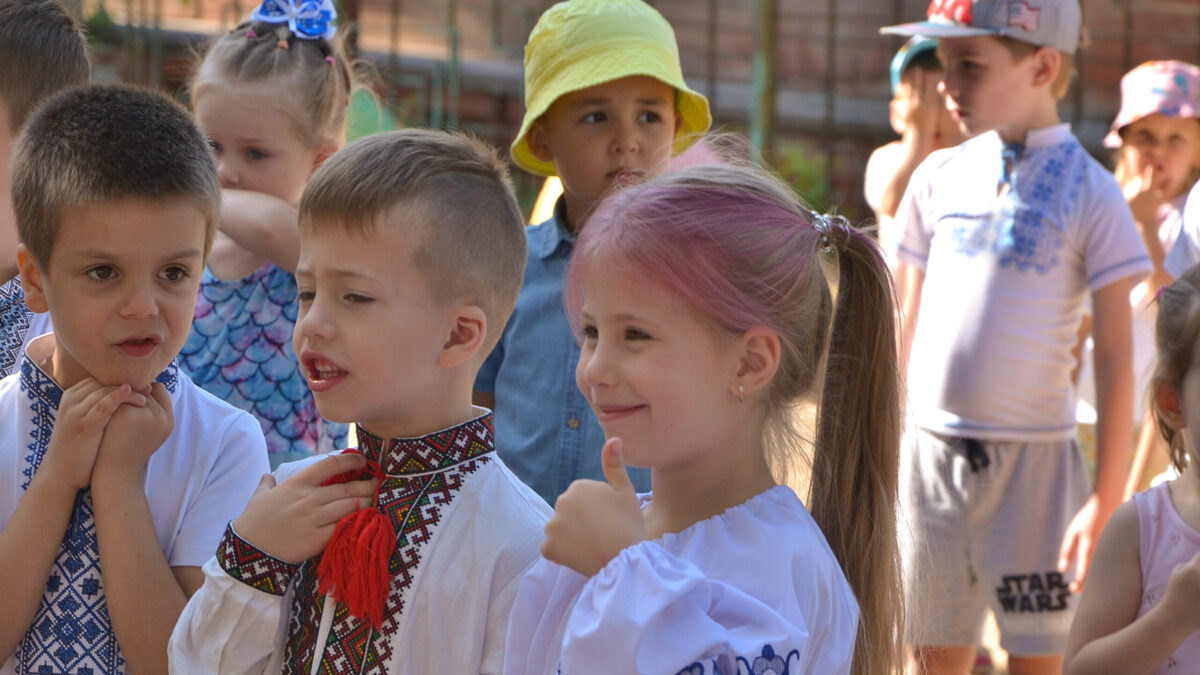 “День сала” у “Казці”: традиції, сміх і добра справа для військових