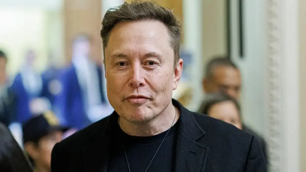 Голова Ілона Маска “гастролює” національними парками США