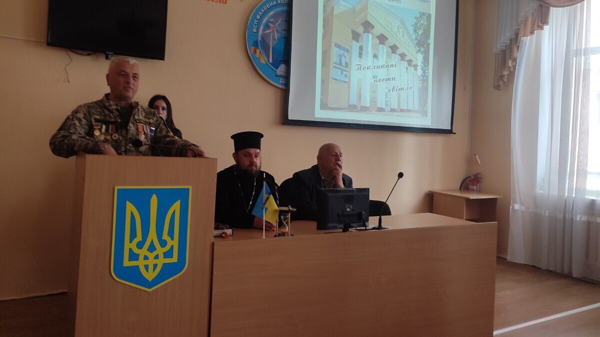 День знань із письменниками: про історію, гідність і свободу