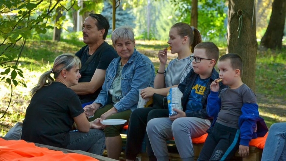 Чарівний кіновечір під зоряним небом: ГО “Бджола” та “Фонд розвитку Кам’янського” знову дивують глядачів